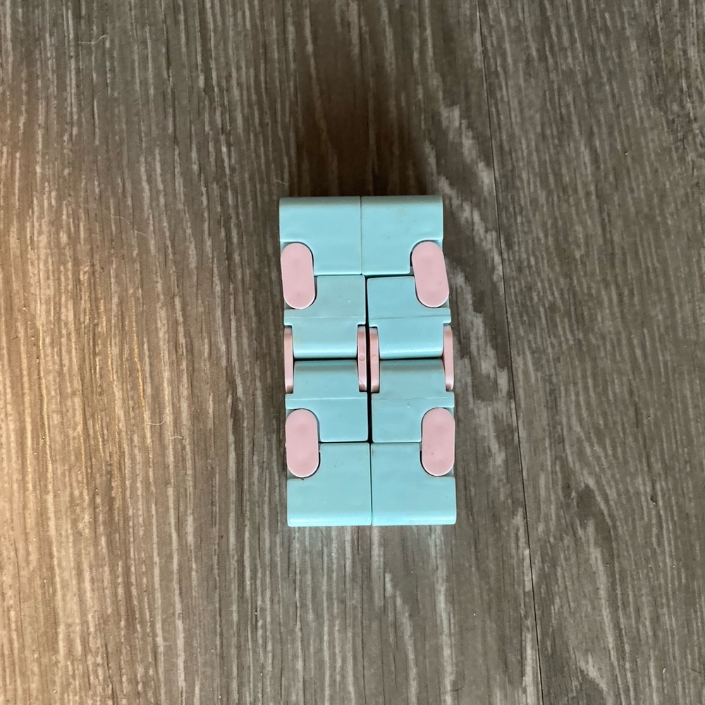 Fidgets - Picture 10 of 13